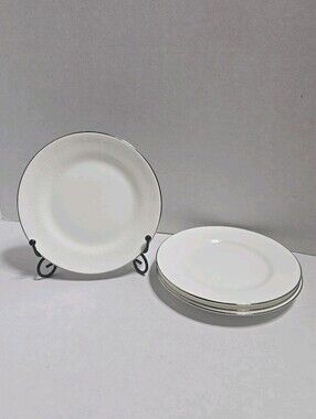 Wedgwood Silver Ermine Bread Plates Set of 4 6” Bone China R4452 White Floral